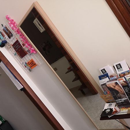 "Dint E Viche E Napule" Guest House เนเปิลส์ ภายนอก รูปภาพ