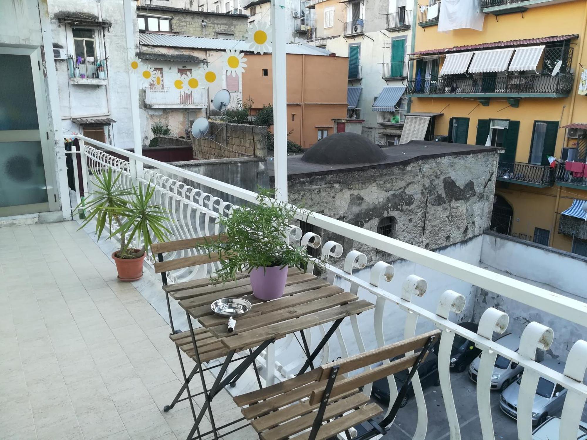 "Dint E Viche E Napule" Guest House เนเปิลส์ ภายนอก รูปภาพ